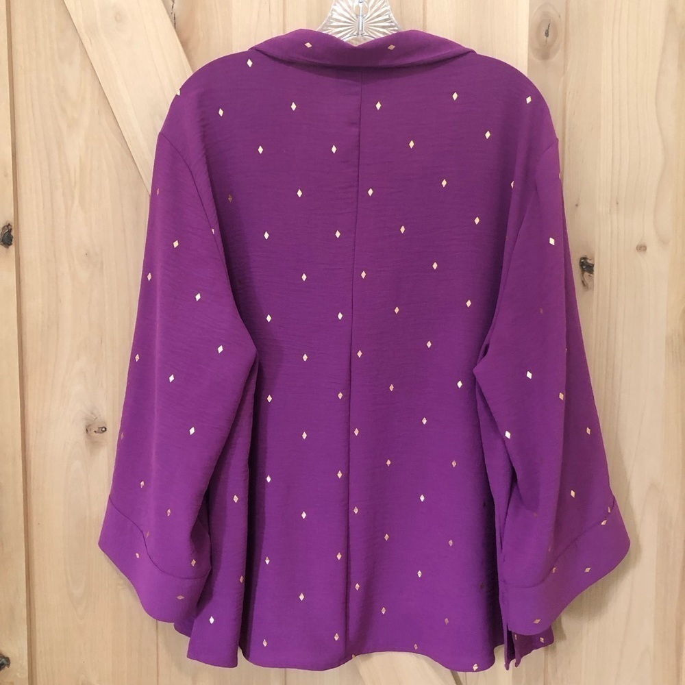 Alex & Parker Women’s Flowy Button Front Swing Top 1XL Purple Gold Accents NWT - Picture 2 of 12